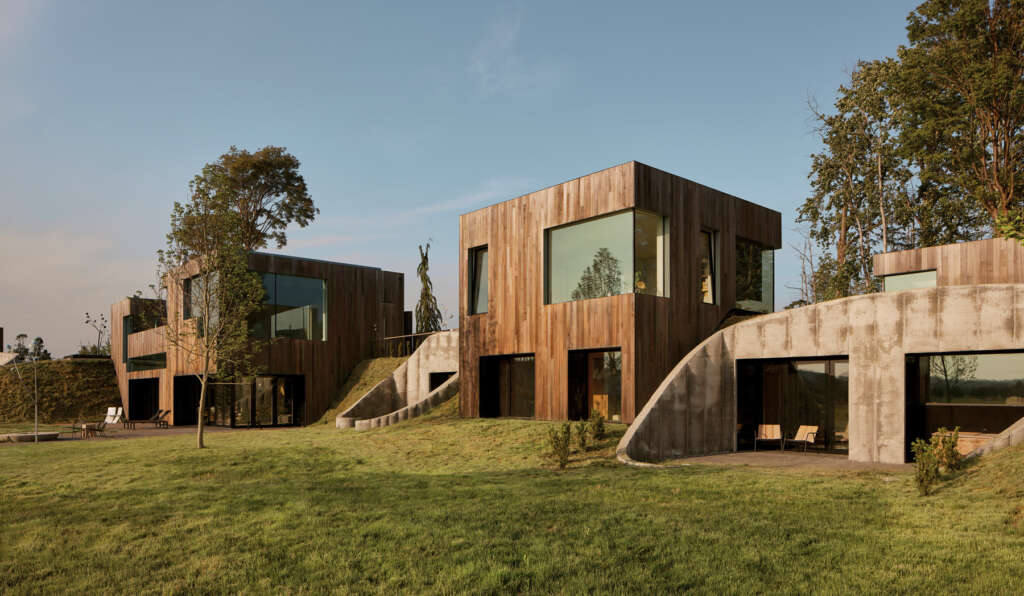 Omer Arbel completes 75.9, a house that plays with process and material