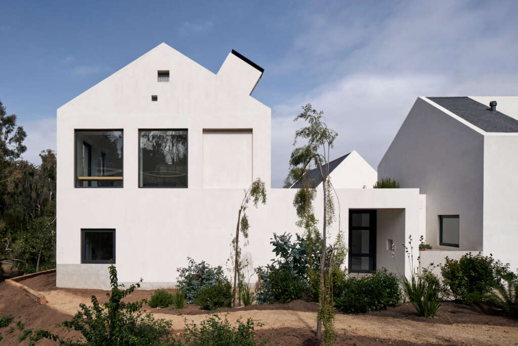 Combeau Arquitectura designs weekend home outside Santiago inspired by its natural context