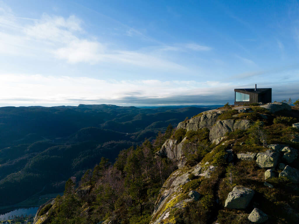 Escape to these Norwegian Day-Trip Cabins by Feste Landscape • Architecture