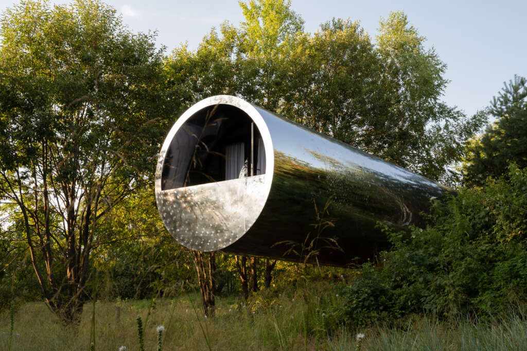 Russian Quintessential is a cantilevering home built with shipbuilding techniques