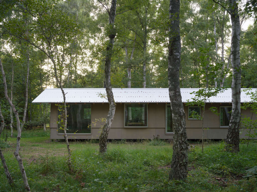Kim Lenschow and Pihlmann Architects design humble summerhouse in the Danish forest