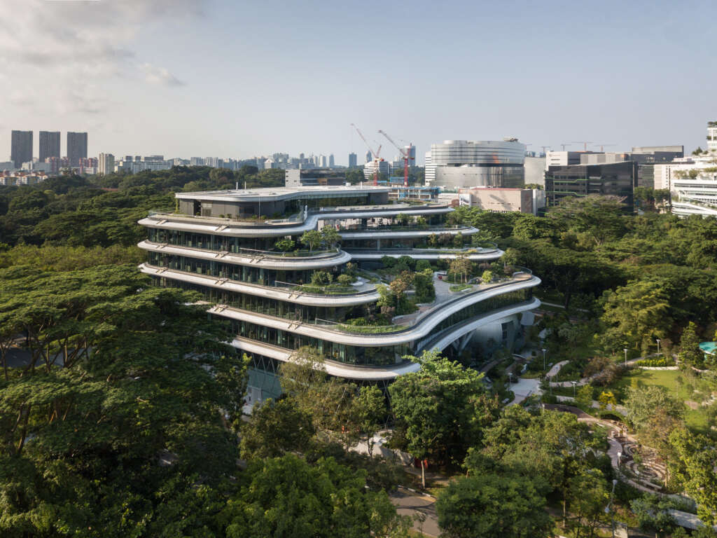 Eric Parry Architects completes a sinuous research and development HQ in Singapore