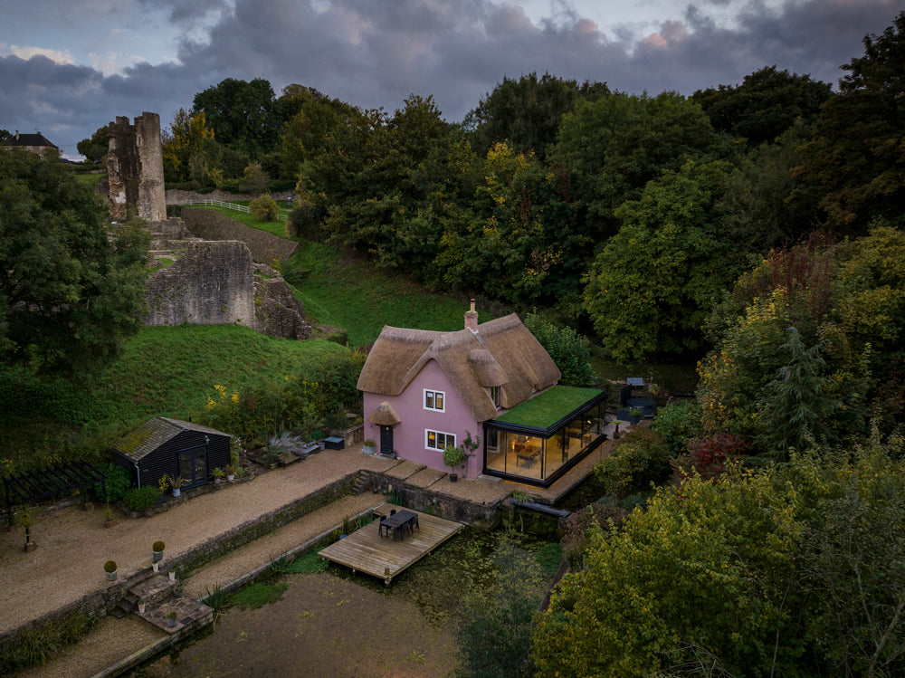 Greenaway Architecture complete addition to thatched cottage alongside Farleigh Hungerford Castle near Bath