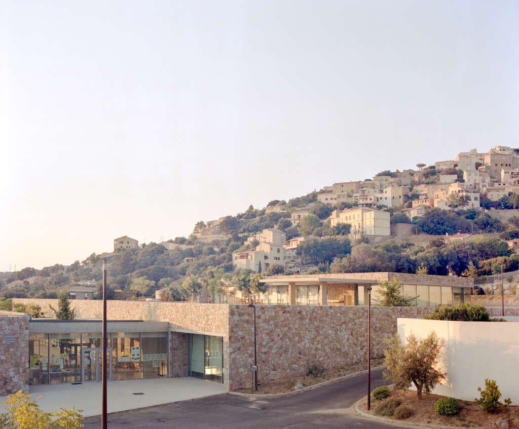 Nature and Knowledge: Amelia Tavella's new school opens to the Mediterranean horizon