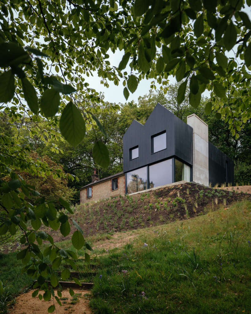 Invisible Studio completes house for a filmmaker and playwright in Hampshire