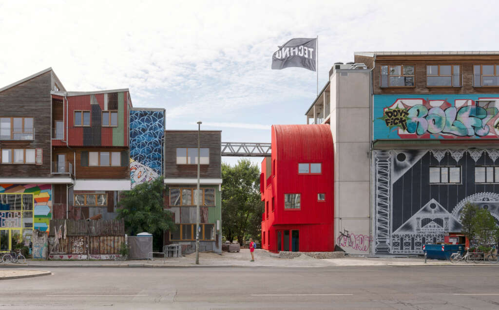 Office ParkScheerbarth design red Cooperative on the River Spree in Berlin