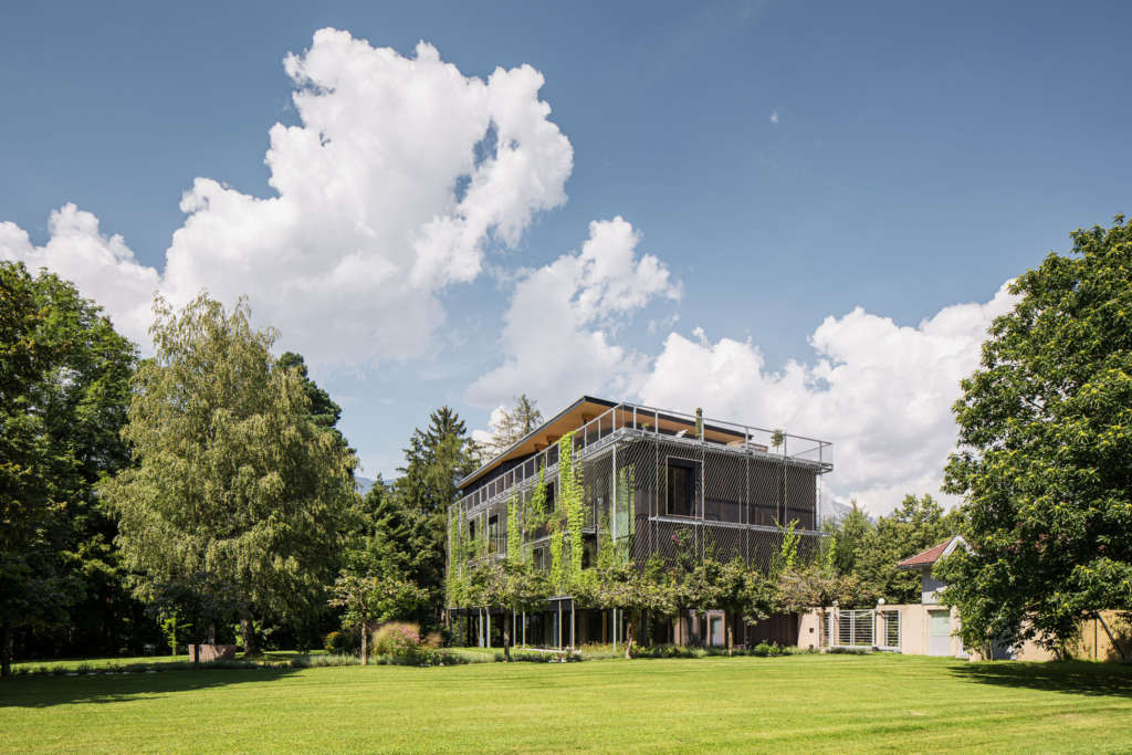 Snøhetta completes a lush open office space in timber for ASI Reisen