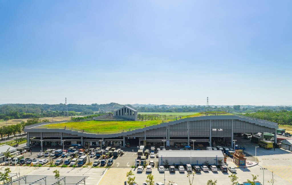 MVRDV completes wholesale market in Tainan with publicly accessible roof
