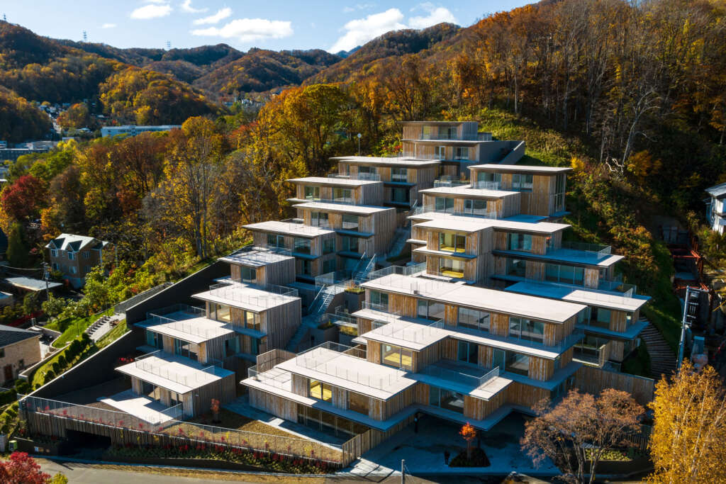Kengo Kuma Architects complete mountainside houses near Sapporo