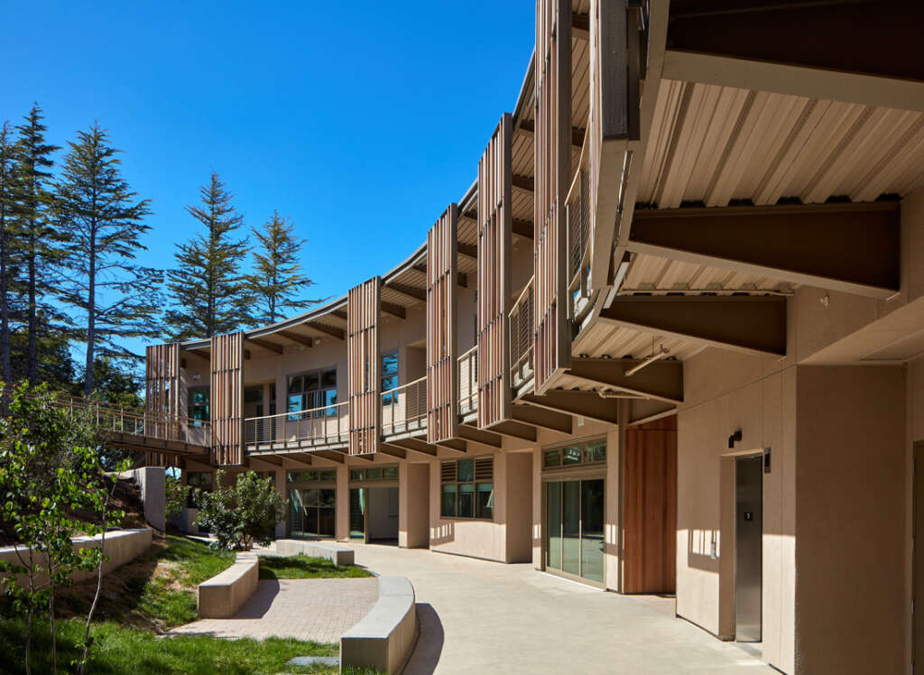 Leddy Maytum Stacy Architects designs science and environmental school in Californian woodland ecosystem