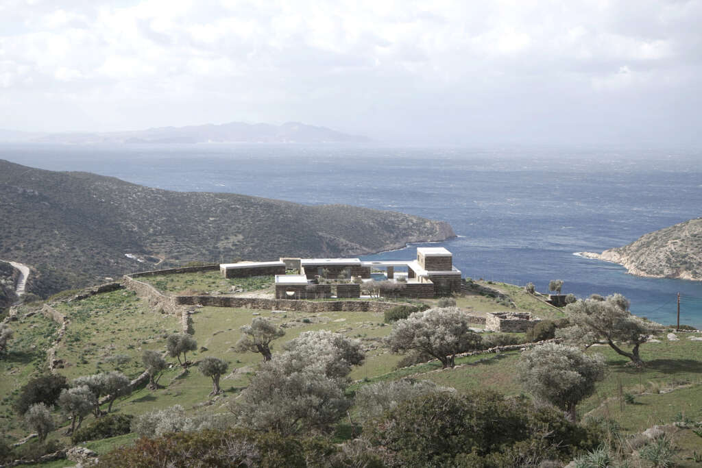 OFFICE MUTO completes a house of stone courtyards on a Greek island