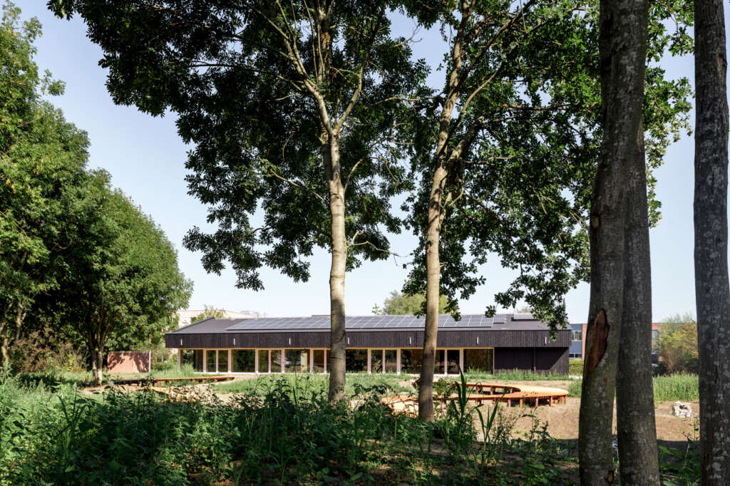 B-architecten designs ecological pavilion and new headquarters for Belgian company Aquafin