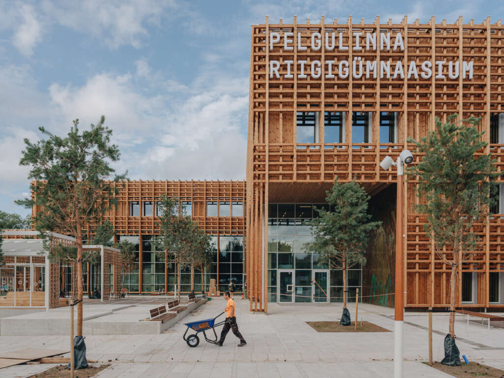 Arhitekt Must design timber secondary school that integrates surrounding landscape and forest into the design