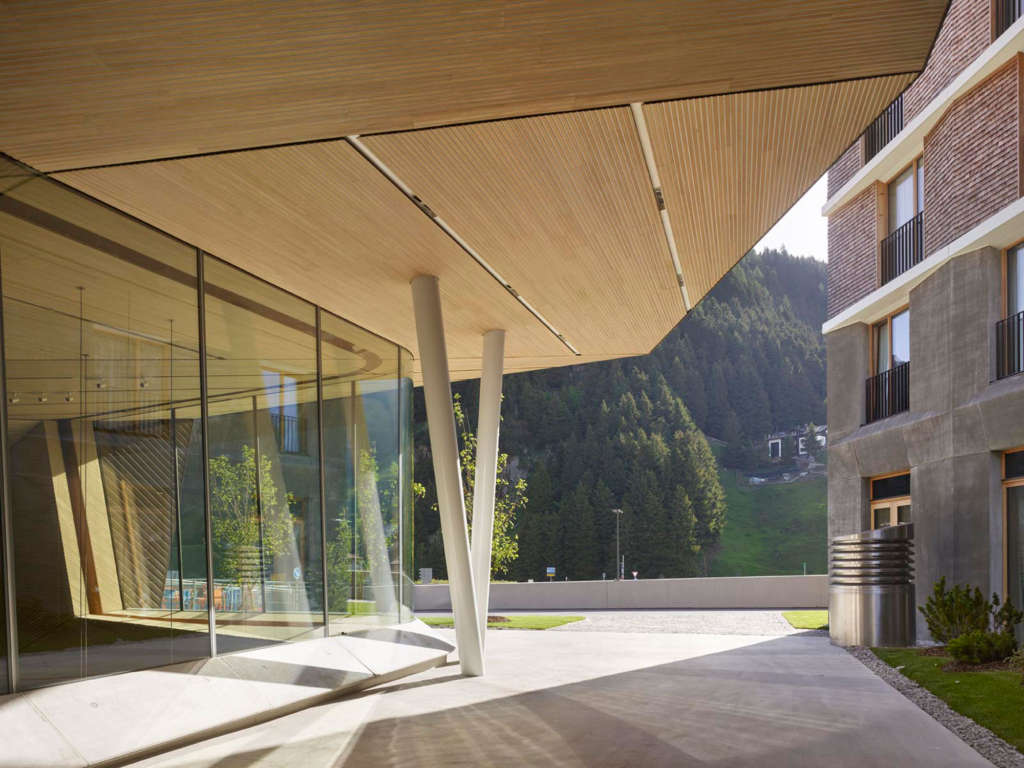First Ever Purpose-Built Concert Hall Opens in Swiss Alpine Ski Village
