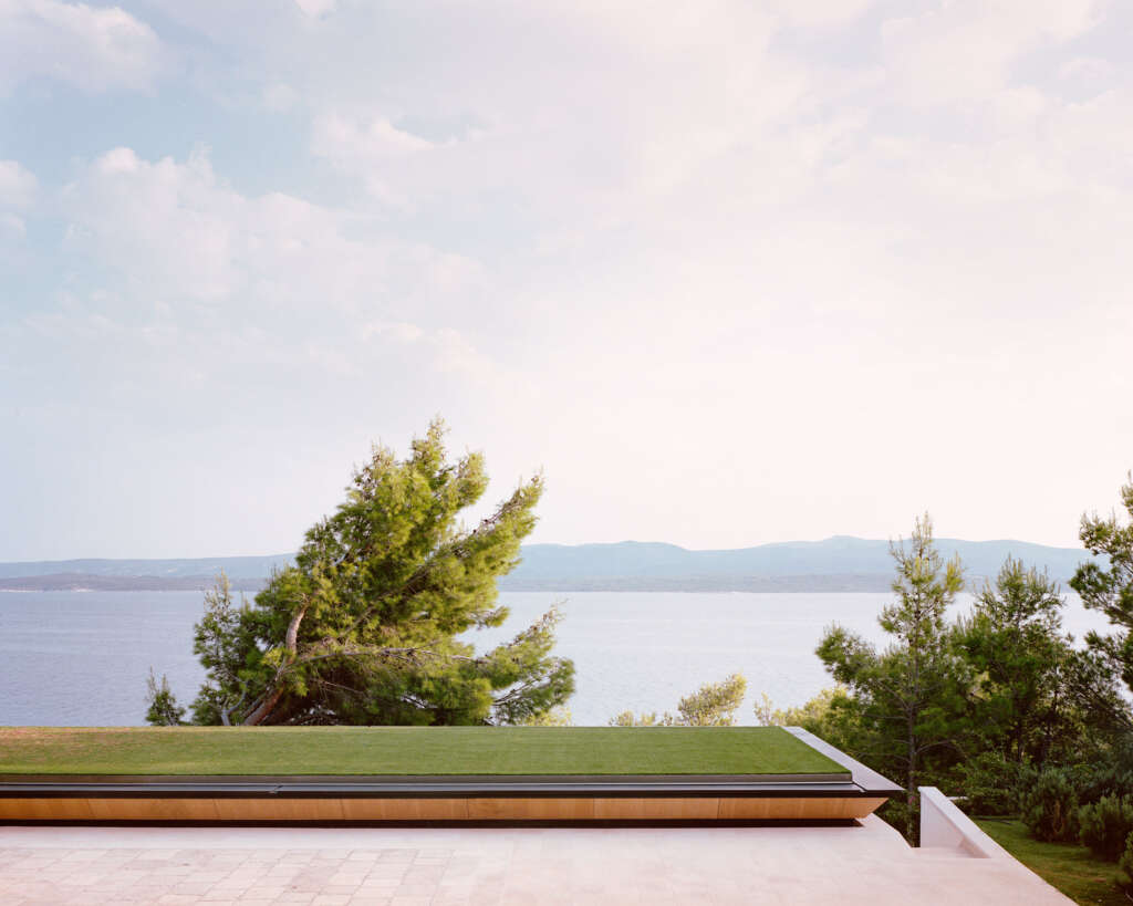 Studio Bressan design hidden holiday home on the Mediterranean sea