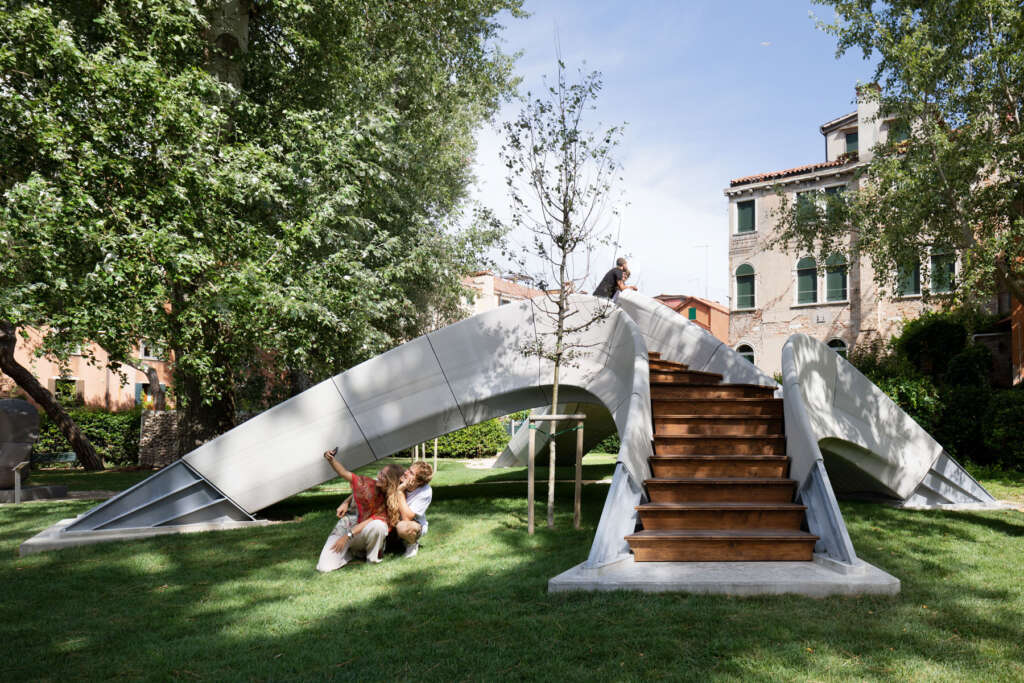Zaha Hadid Architects unveil a 3D-concrete-printed masonry bridge in Venice