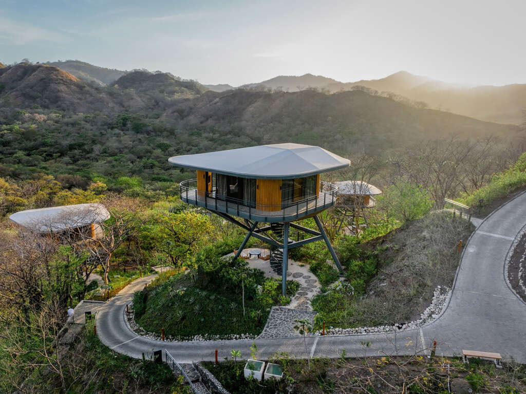 Studio Saxe create unique canopy-based hotel experience in Costa Rica
