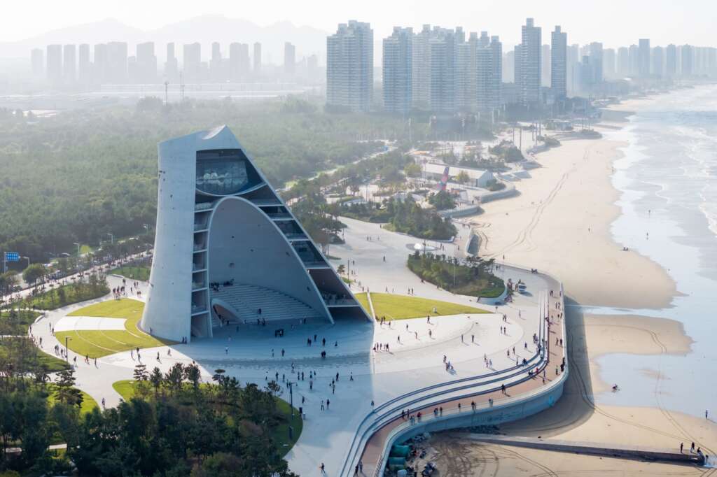 Sun Tower by OPEN Architecture opens in Shandong, China