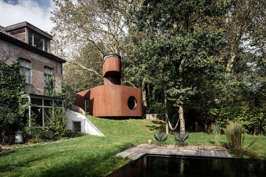 Guesthouse Alex is designed as a giant piece of furniture