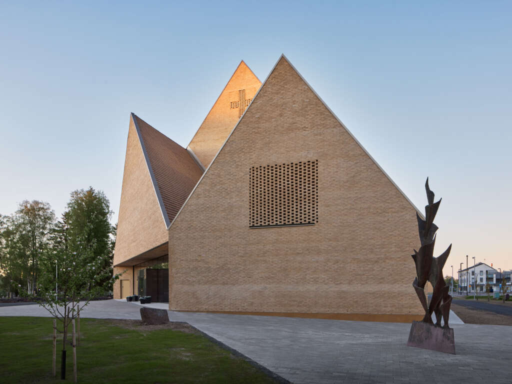 K2S Architects design multi-gabled church in Finland
