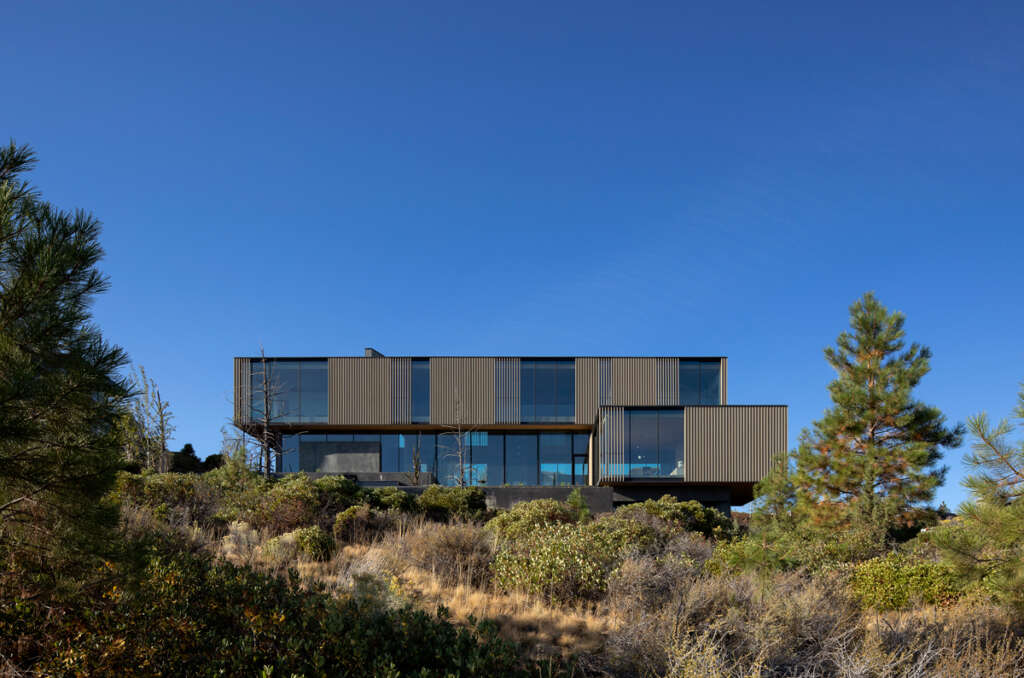Hacker design getaway home overlooking Oregon’s high desert landscape