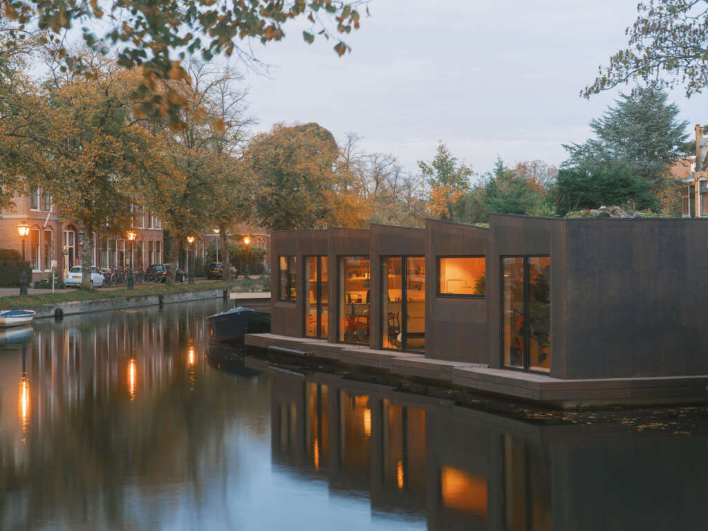 Studio RAP design sustainable floating home made from timber and solid cork