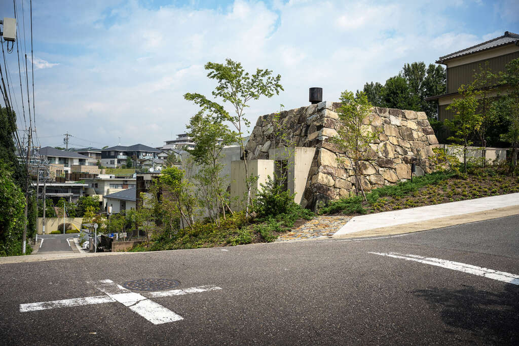 This house in Nagoya by Tomoaki Uno Architects utilizes traditional field masonry techniques