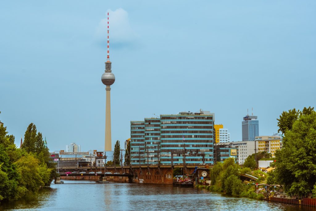 The MUST-SEE Architecture in Berlin