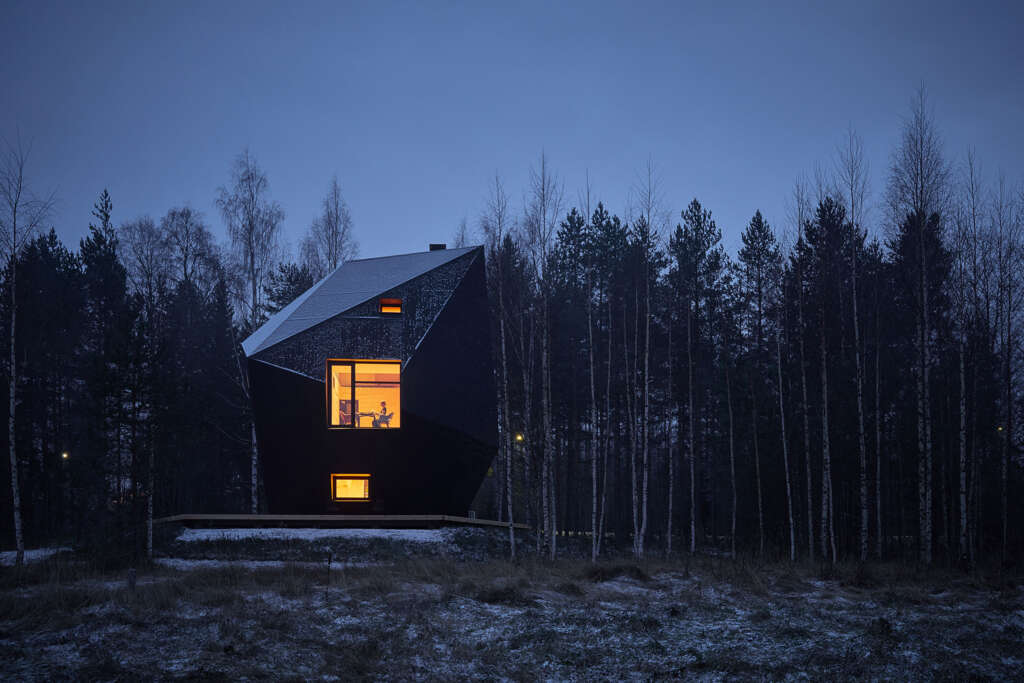 The Meteorite house supports interconnected living close to nature