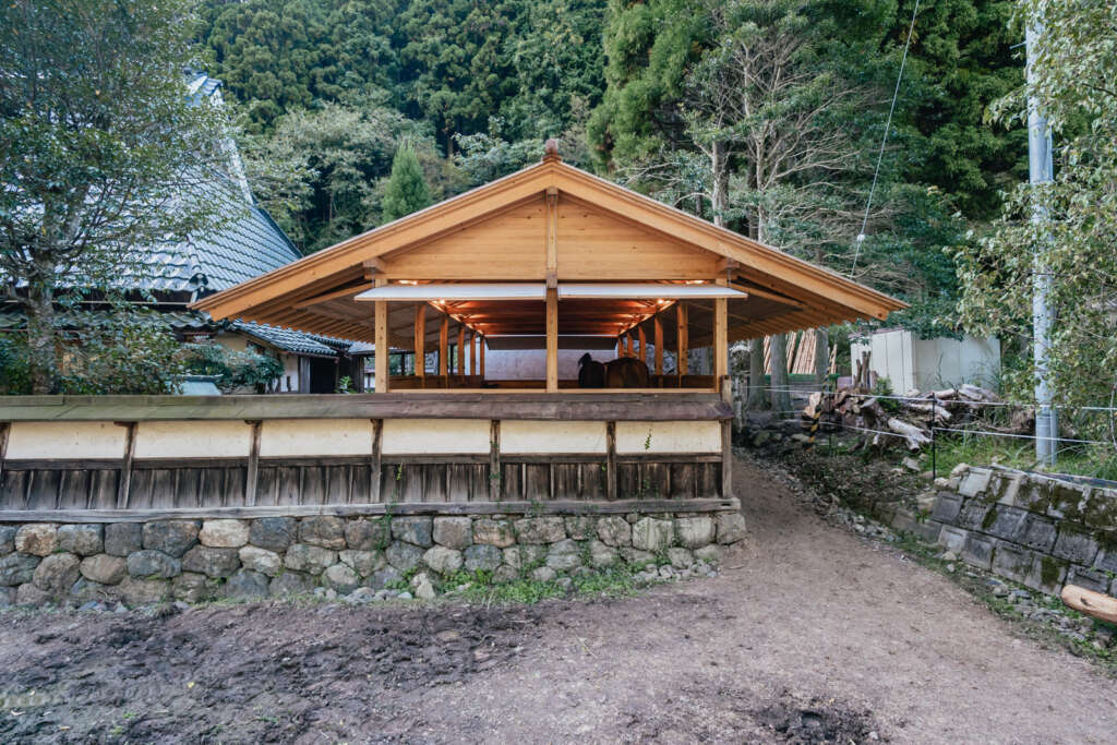 2m26 design stable made entirely of cypress and cedar using Japanese traditional joinery