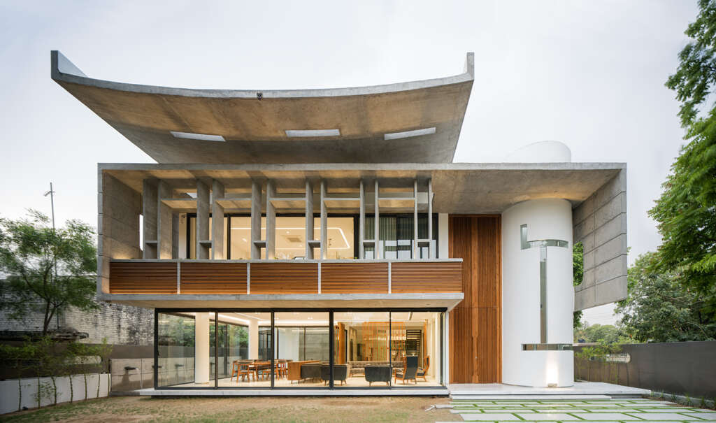 Charged Voids create in-situ concrete house in Chandigarh