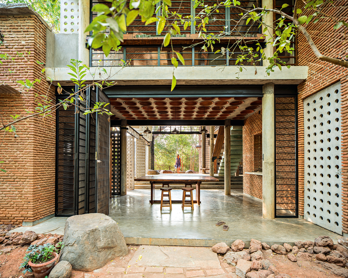 Wall House By Anupama Kundoo Responds To The Local Topography And 