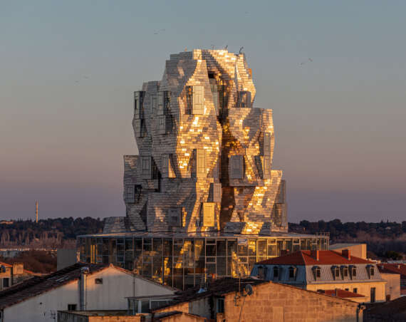 MARC FORNES / THEVERYMANY creates cloud-like pavilion in Charlotte