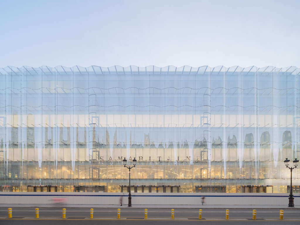 Frameweb  Paris's historic La Samaritaine department store