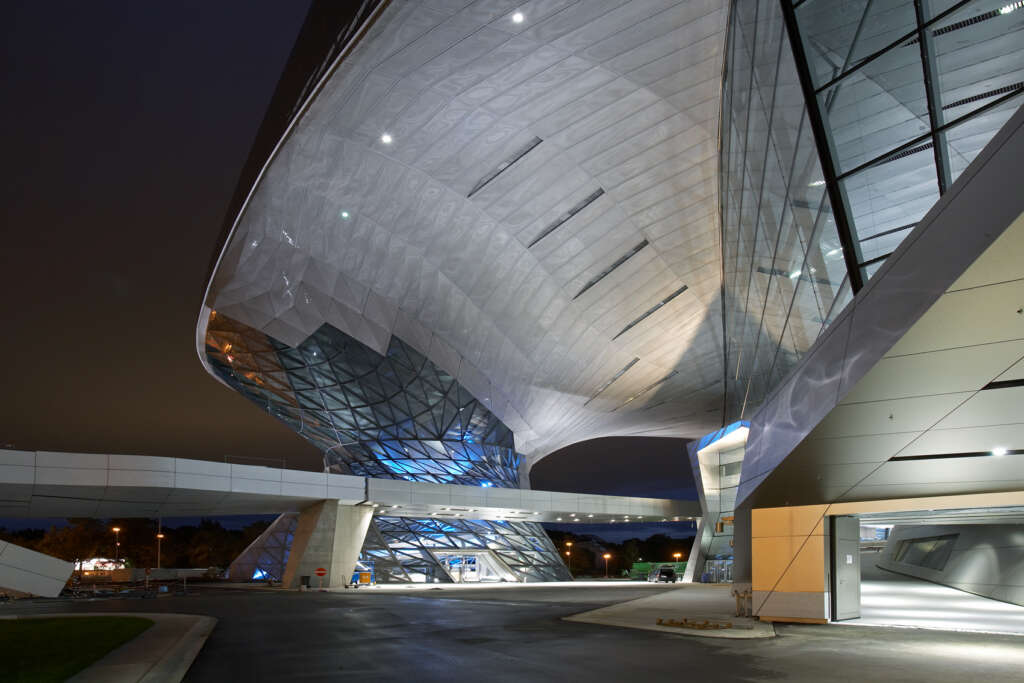 BMW Welt Features A Sculptural Roof And A Double Cone Figure - Åvontuura