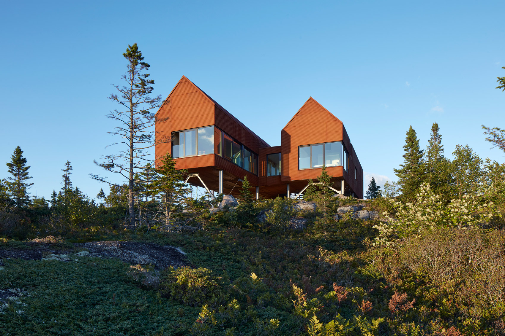MacKay Lyons Sweetapple Architects Complete Rugged House On A Granite Hilltop In Nova Scotia